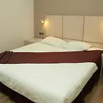 Plaza 호텔 3*