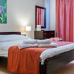 Plaza 3* لوتراكي