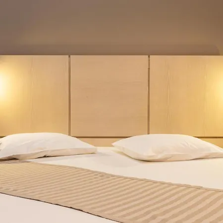 Hotel Plaza 3*