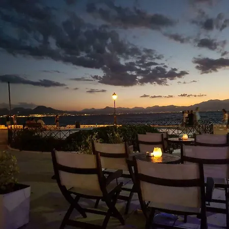 Plaza 3* لوتراكي