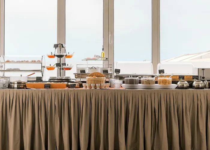 Plaza 3* لوتراكي